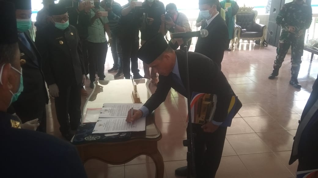 Kadis Perikanan Kabupaten Lahat Deswan Irsyad dilantik