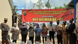 HUT Brimob Ke -75, Kakek Renta Terima Kado dari Kapolda Babel