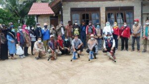 Cegah DBD Ketua Komisi III DPRD Banyuasin Lakukan Fogging