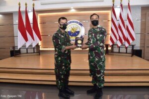 Pangkoarmada II Terima Courtesy Call Komandan Pusat Misi Pemeliharaan Perdamaian