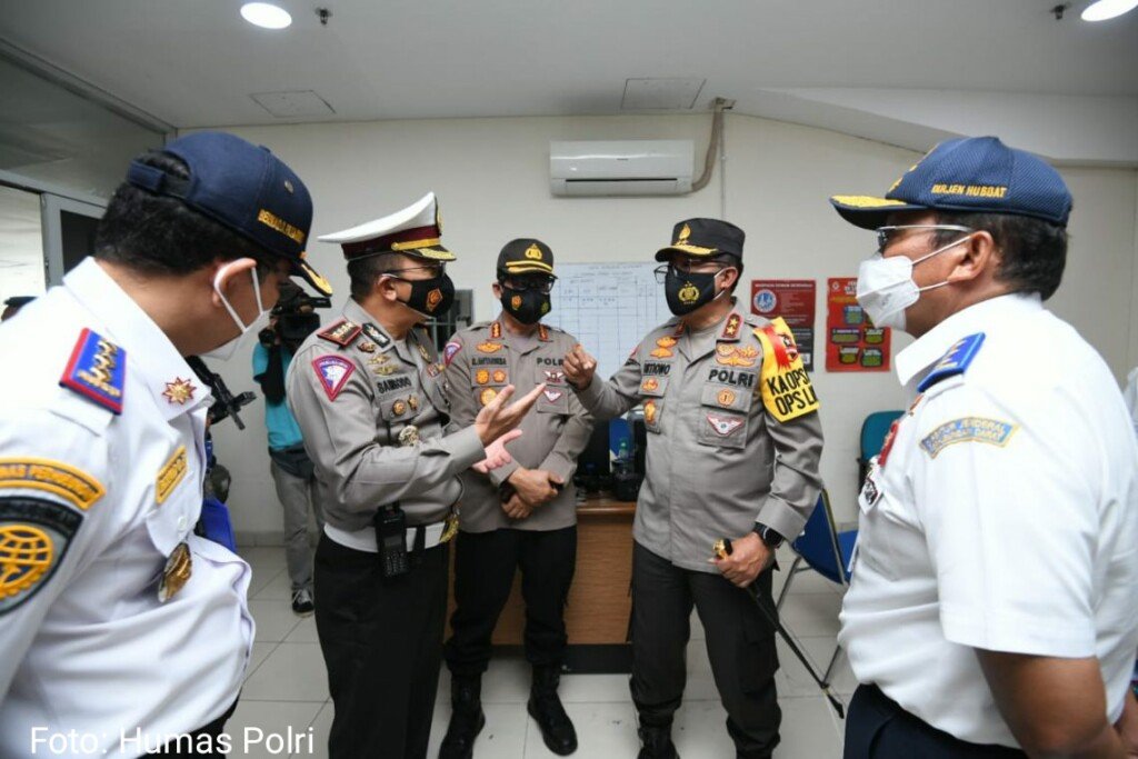 Kakorlantas Cek Kesiapan Pengamanan Nataru di Terminal Pulo Gebang
