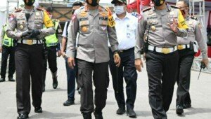 Cegah Penularan Covid-19, Polri Lakukan Random Swab Antigen pada Pengendara di Rest Area KM 19 Tol Japek