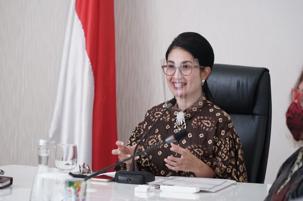 Thia Yufada Ajak Kaum Muda Branding Gambo