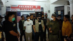 Geledah Mobil Warga, Bawaslu PALI Temukan Amplop Berisi Uang dan Plat Merah