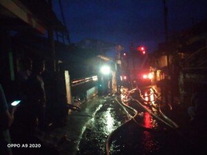 Akibat Arus Pendek Listrik, Tiga Rumah Warga Nyaris Ludes Terbakar