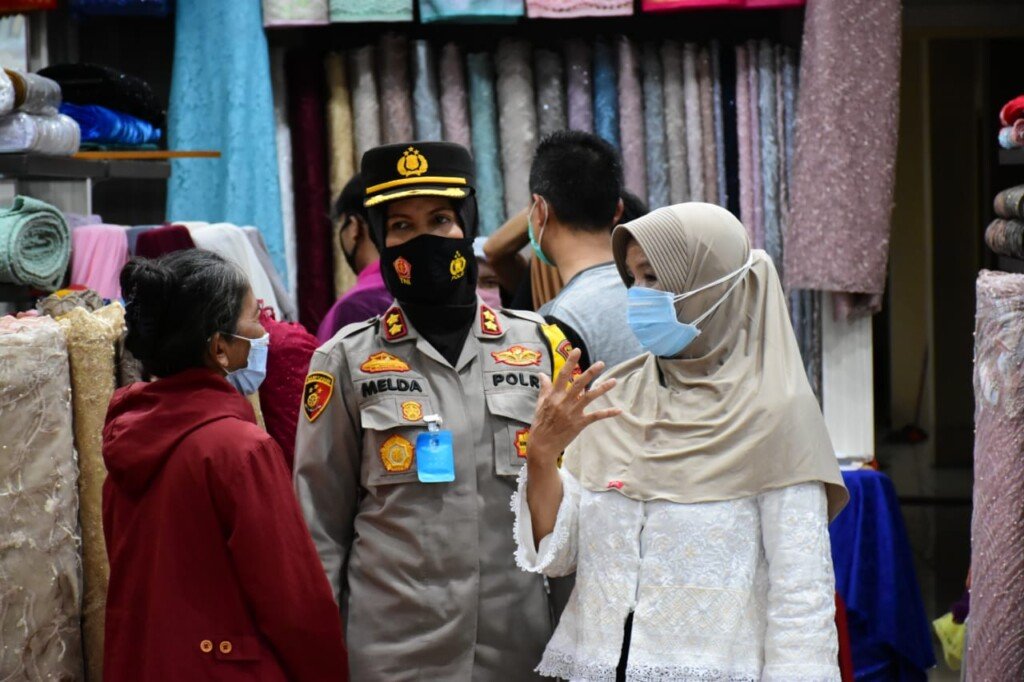 Semangat 2 Srikandi di Kota Banjar Sosialisasikan Protokol Kesehatan