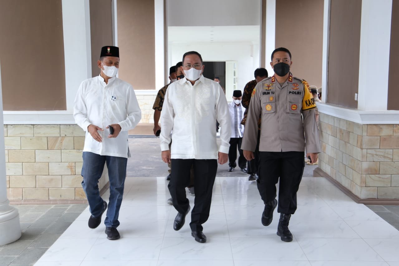 Bupati Muba Dodi Reza Alex Noerdin saat menyambut Kapolda Sumsel Irjen Pol Eko Indra Heri beserta jajarannya di Kabupaten Muba Sumsel (Dok. Humas Pemkab Muba / Mattanews.co)
