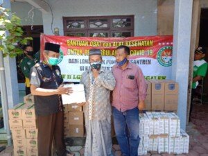 LGMI Peduli, Bagikan Bansos ke Sejumlah Ponpes di Trenggalek