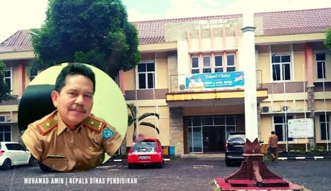 Kepala Dinas Pendidikan (Disdik) Kabupaten OKI Muhammad Amin menjelaskan tentang tunjangan sertifikasi guru di bulan Desember 2020 yang akan ditunda pencairannya (Rachmat Sutjipto / Mattanews.co)