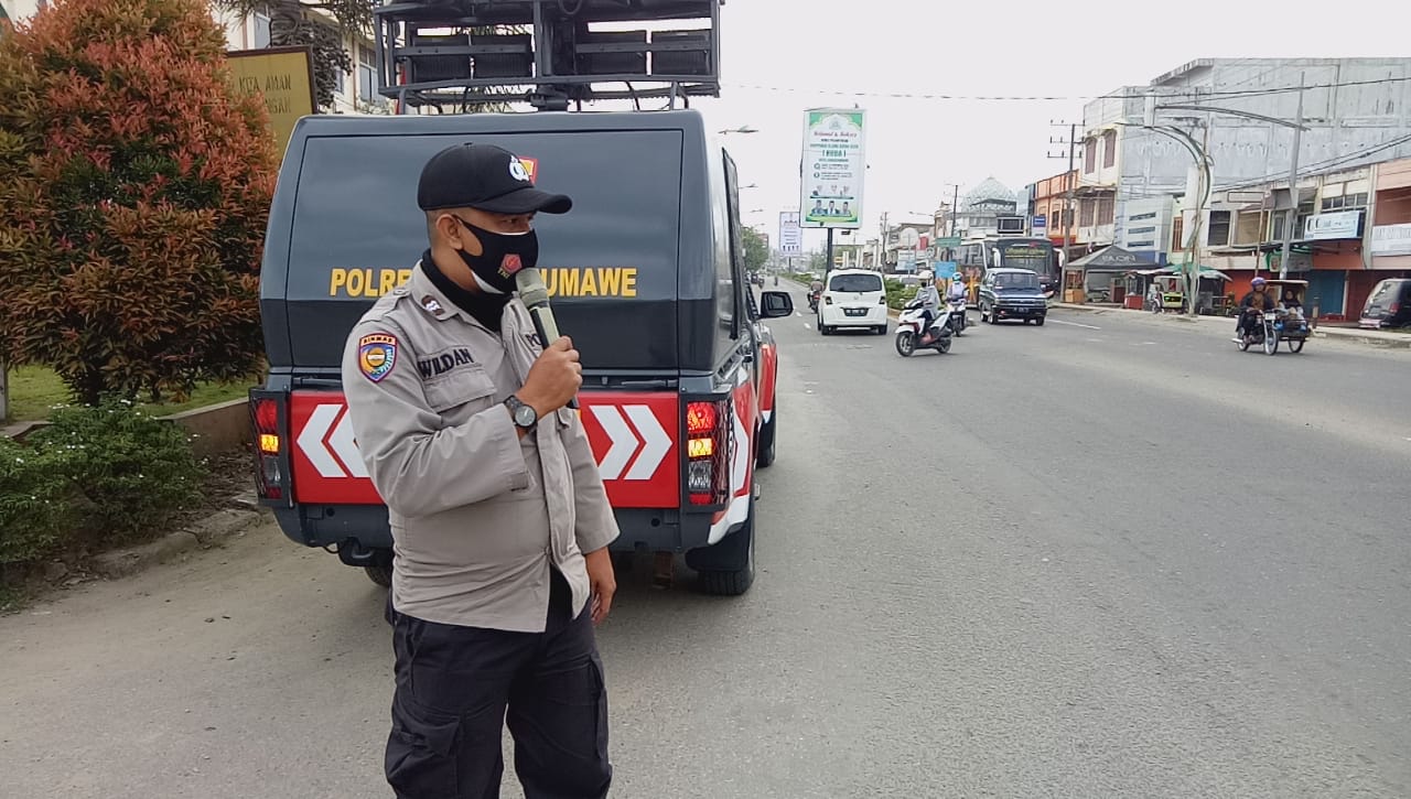 Kepolisian Resor Lhokseumawe melakukan sosialisasi himbauan Majelis Permusyawaratan Ulama (MPU) dan Surat Edaran Walikota Lhokseumawe kepada masyarakat terkait larangan menyambut tahun baru.