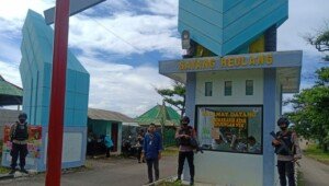 Brimob Jabar Lakukan Patroli Harakmtibmas di Pantai Sayangheulang