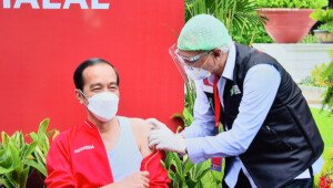 Presiden Jokowi Menerima Vaksin Covid-19 Dosis Kedua