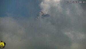 Gunung Merapi Keluarkan Guguran Awan Panas, Status Masih Siaga