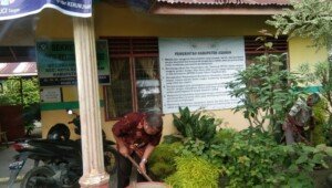 Pimpin Giat Jumat Bersih, Lurah Lestari Yakini 3 Lingkungan Bakal Rebut Piala Kecamatan