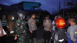 Puluhan Rumah Porak Poranda