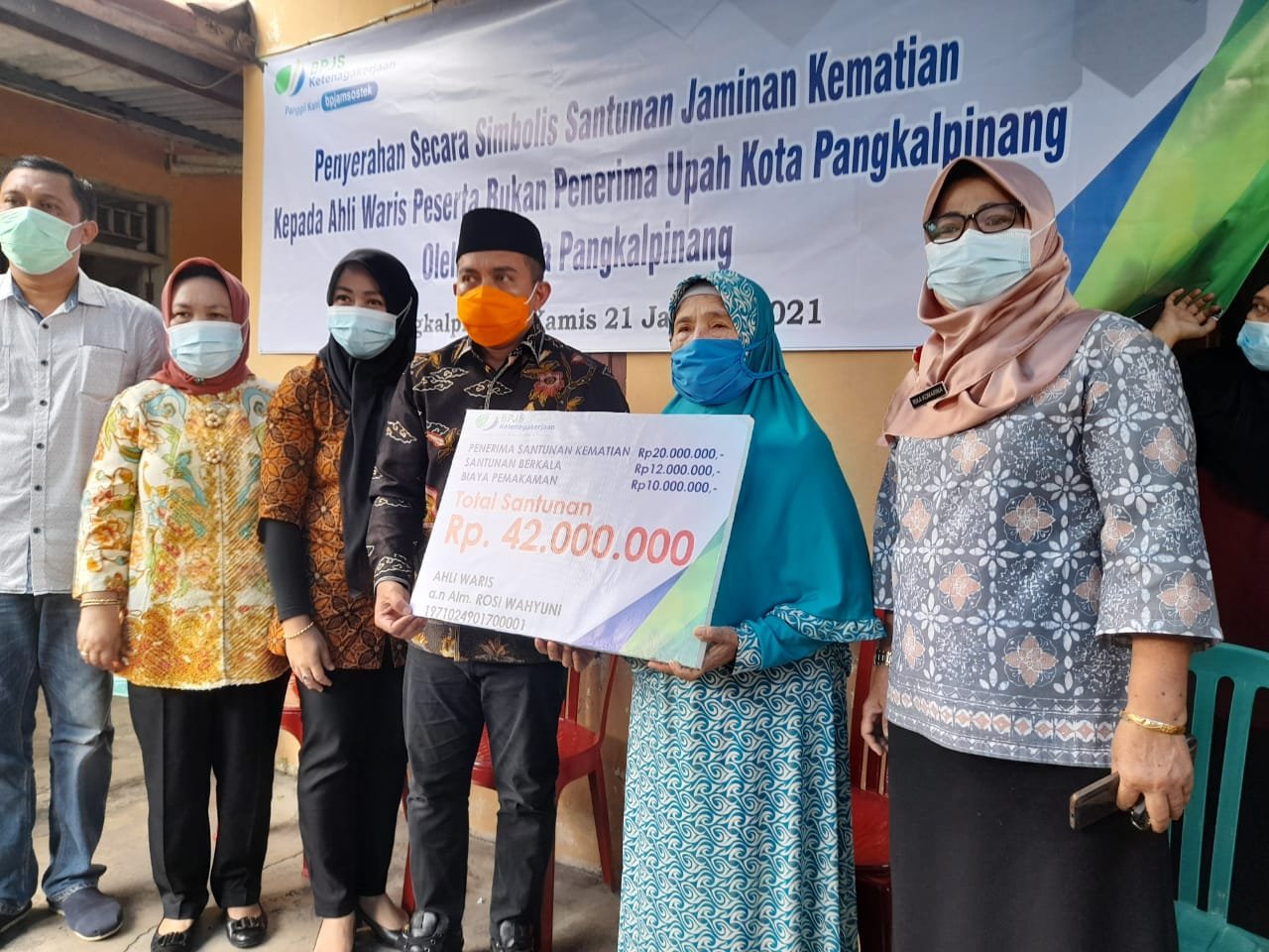 Molen Serahkan Santunan BPJS Ketenagakerjaan untuk Keluarga Korban Sriwijaya Air