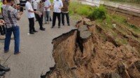 Longsor, Jalan Lingkar Jembatan Enim III Ditutup