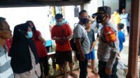Aparat kepolisian saat mengamankan TKP di Palembang (Selfy / Mattanews.co)