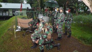 Taruna Akmil Kecabangan Infantri Harus Mampu Menembak Jatpok Lintar dengan Baik dan Tepat