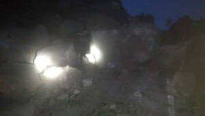 Sempat Terputus, Tim Gabungan Pulihkan Akses Jalan Poros Majene-Mamuju