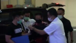 Usai Jadi Tersangka Kasus Rasisme, Ambroncius Nababan Ditahan Bareskrim Polri