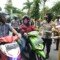 Kapolres Banjar AKBP Melda Yanny, S.I.K.,M.H. bersama Walikota Banjar Dr. Hj. Ade Uu Sukaesih, M.Si. serta Pabung Kodim 0613/ Ciamis Wilayah Kota Banjar Mayor Czi Budi Aryanto, dan Bapak Ajat dari Bobotoh Aswaja membagikan masker kepada warga masyarakat pengguna jalan yang melintas pada Selasa, (05/01/2020).