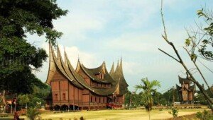 Istana Basa Pagaruyung, Penyumbang PAD Terbesar Pulihkan Perekonomian Tanah Datar