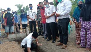 Peletakan Batu Pertama Musholla Swadaya Warga, Wakil Walikota Prabumulih Sampaikan Ini