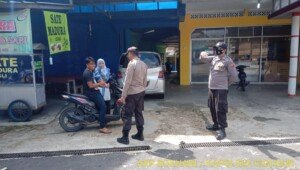 Lima Personil Polsek bersama Koramil Cigugur Disiplinkan Warga dalam Operasi Yustisi