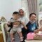 Penumpang pesawat Sriwijaya Air Indah Halimah Putri berfoto bersama suami dan anaknya semasa hidup