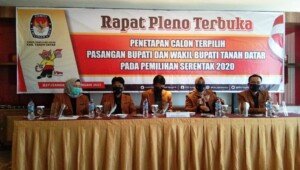 KPUD Tetapkan Pemenang Pilkada Sebagai Bupati-Wabup Tanah Datar
