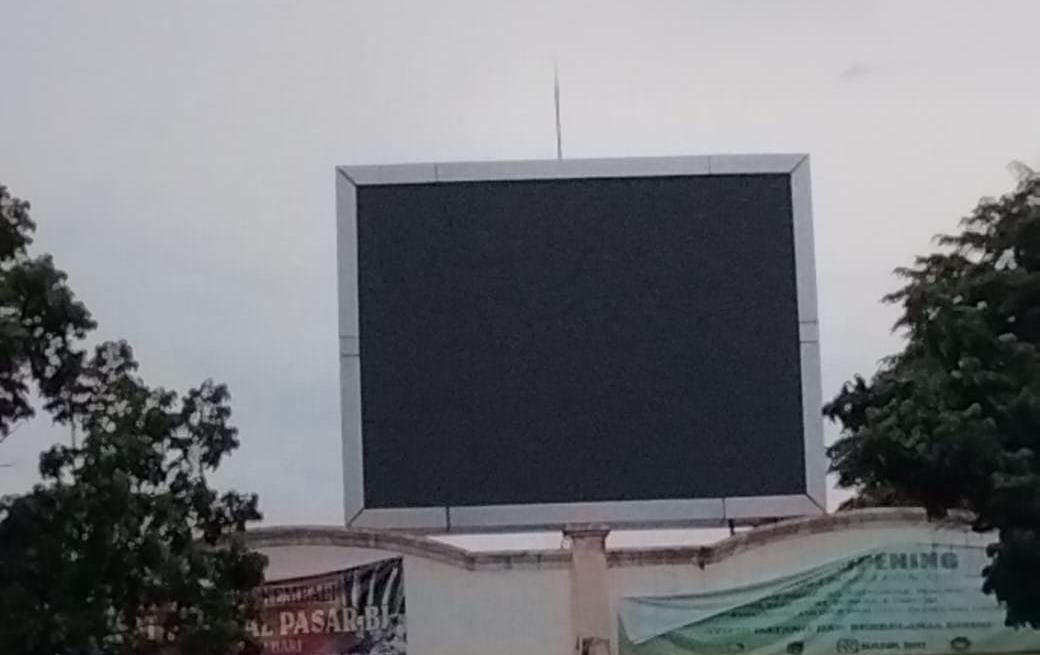 Videotron Harga Bahan Kebutuhan Pokok di Pasar Kayuagung Kabupaten Ogan Komering Ilir (OKI) Sumsel (Rachmat Sutjipto / Mattanews.co)
