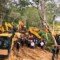 Belasan unit alat berat jenis ekskavator dikeluarkan dari lokasi PETI, di sepanjang aliran Sungai Batang Limun dan kawasan hutan lindung Desa Lubuk Bedorong, Kecamatan Limun, Kabupaten Sarolangun Jambi (Dok. Humas Polres Sarolangun / Mattanews.co)