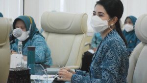 Thia Yufada Imbau PKK Kecamatan Kenali dan Kembangkan Setiap Potensi Daerah