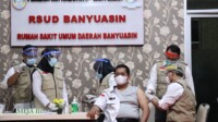 Bupati Jadi Orang Pertama Divaksin Sinovac di Banyuasin