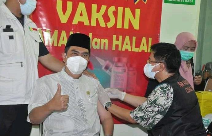 Jajaran Pemkot Tasikmalaya dan Forkopimda Awali Vaksinasi Covid-19