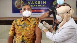 Disuntik Vaksin Covid-19 Tahap 2, Sekda Medan : Aman, Baik dan Teruji