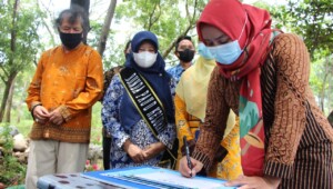 Bunda Literasi Kota Tegal Resmikan Gazebo Literasi Sakti