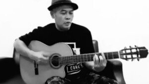 Jodhi Yudono Membuka Acara “Ngopi” dengan Lagu Jawa Karya Sendiri