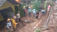 Akibat Talud Longsor, Rumah Warga Nyaris Roboh