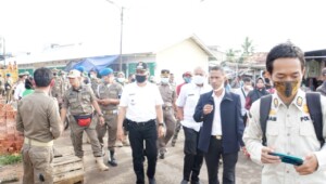 Disdagperin dan Tim Penegakan Perda PKL Tertibkan Pedagang Kawasan Eks PasarTalang Jawa