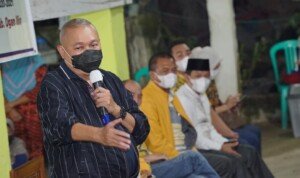 Terima Bantuan PJUTS, Desa Sarang Elang Jadi Terang Benderang di Malam Hari