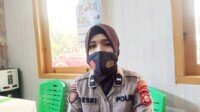 Srikandi Patroli Sabhara Polrestabes Palembang Viral Bantu Nenek Penjual Sayur Naik Angkot
