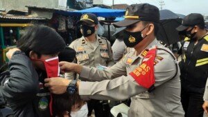 Jangan Kasih Kendor, Kapolsek Kertapati Imbau Masyarakat Tetap Pakai Masker dan Patuhi Prokes