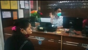 Minta Hp Kembali, IRT Babak Belur Dipukuli Suami