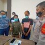 Paman dan keponakan ditangkap tim Polsek IB II Palembang karena ketahuan menodong warga pendatang (Dede Febryansyah / Mattanews.co)