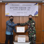 Puskes TNI Terima Donasi Material Kesehatan Covid-19