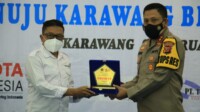 HPN 2021, PWI Berikan Penghargaan kepada Kapolres Karawang