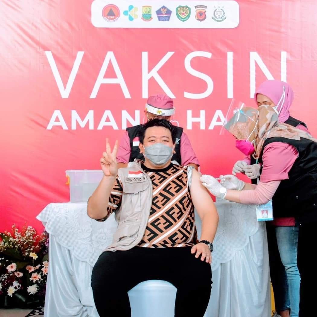 vaksinasi nakes tahap kedua di Karawang.