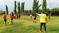 Suasana latihan sepakbola di Prabumulih.